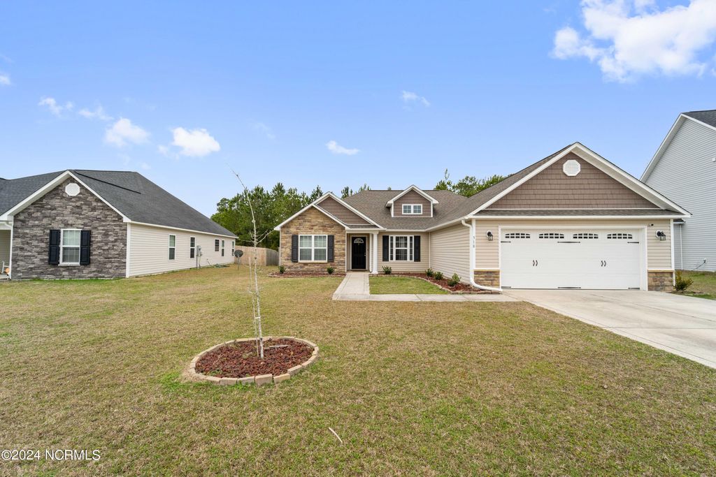 Photo of 318 Old Snap Dragon Court, Jacksonville, NC 28546 (MLS # 100555402)