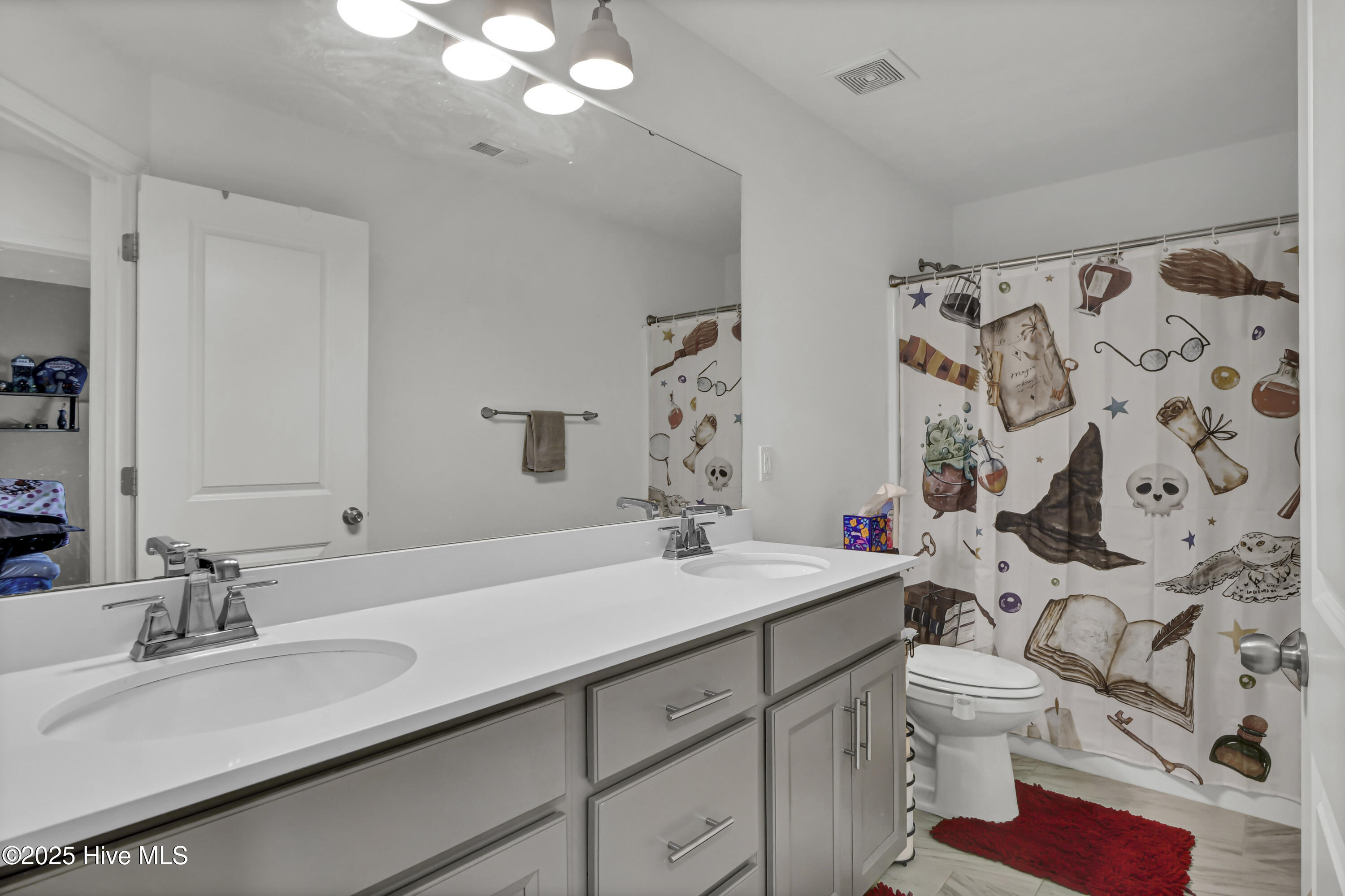 Leland, North Carolina 28451, United States, 4 Bedrooms Bedrooms, ,3 BathroomsBathrooms,Residential,Active,255605