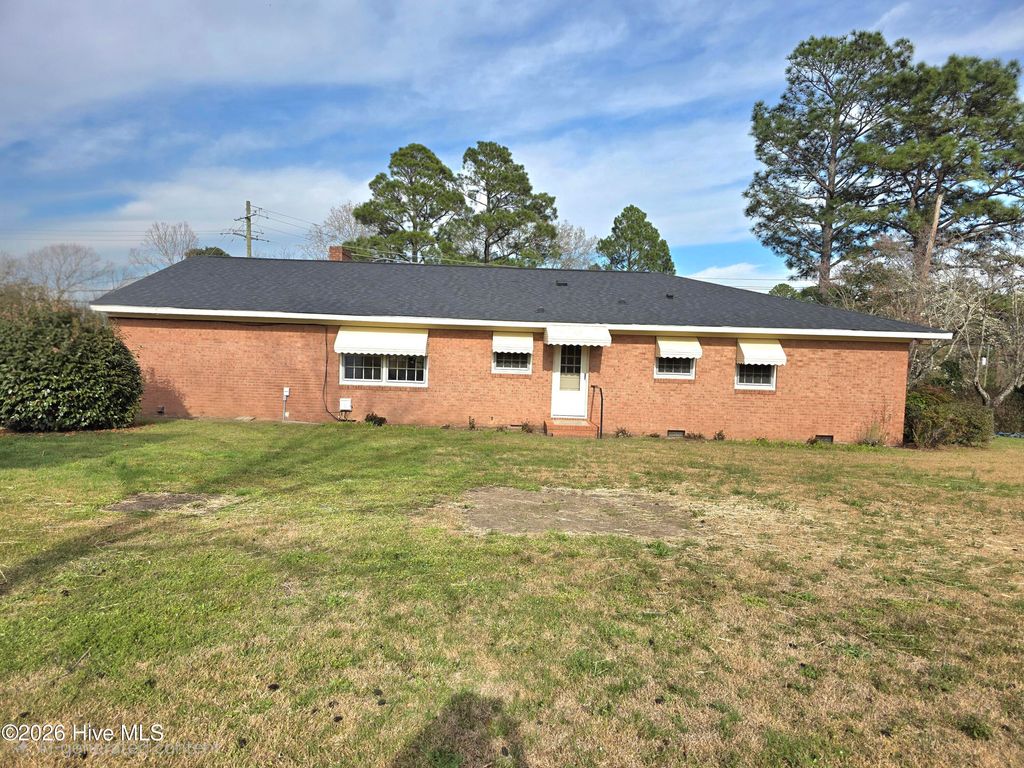 Photo of 401 N Lincoln Street, Benson, NC 27504 (MLS # 100562330)