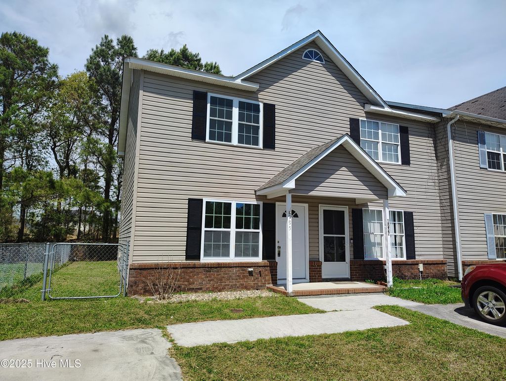Photo of 995 W Pueblo Drive, Jacksonville, NC 28546 (MLS # 100571821)