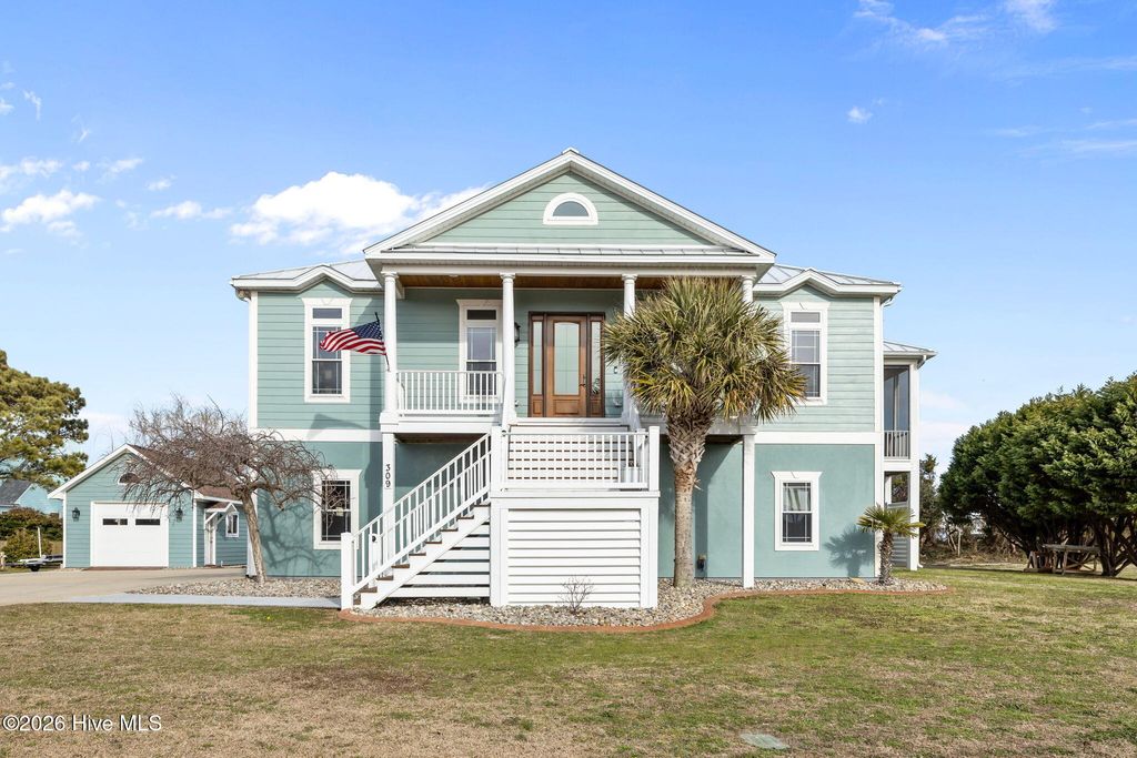 Photo of 309 Island View Drive, Newport, NC 28570 (MLS # 100557873)
