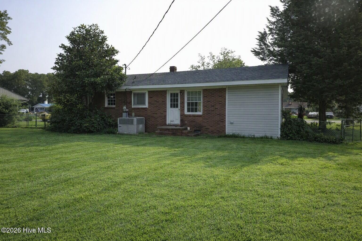 909a Greenfield Heights Boulevard
