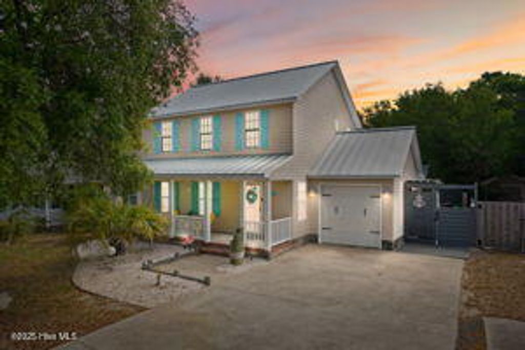 Photo of 124 NE 15th Street, Oak Island, NC 28465 (MLS # 100566910)