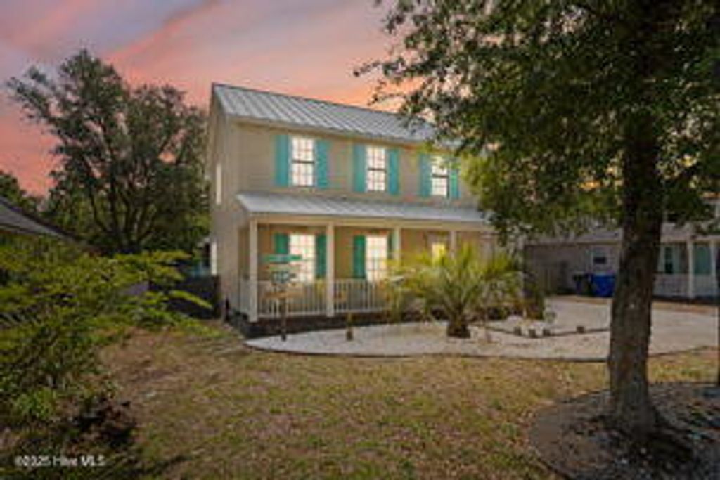 Photo of 124 NE 15th Street, Oak Island, NC 28465 (MLS # 100566910)