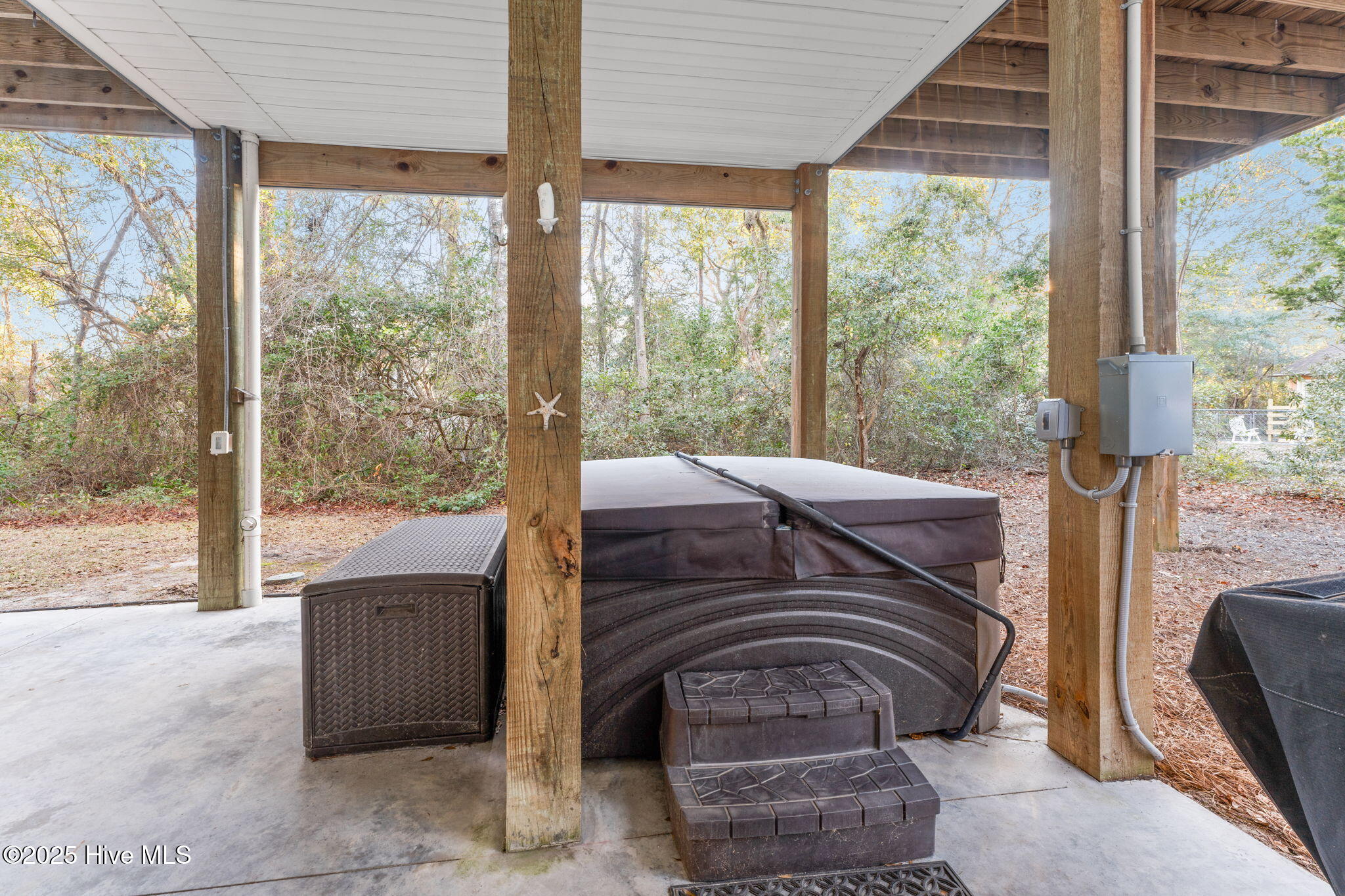 Oak Island, North Carolina 28465, United States, 3 Bedrooms Bedrooms, ,2 BathroomsBathrooms,Residential,Pending,256110