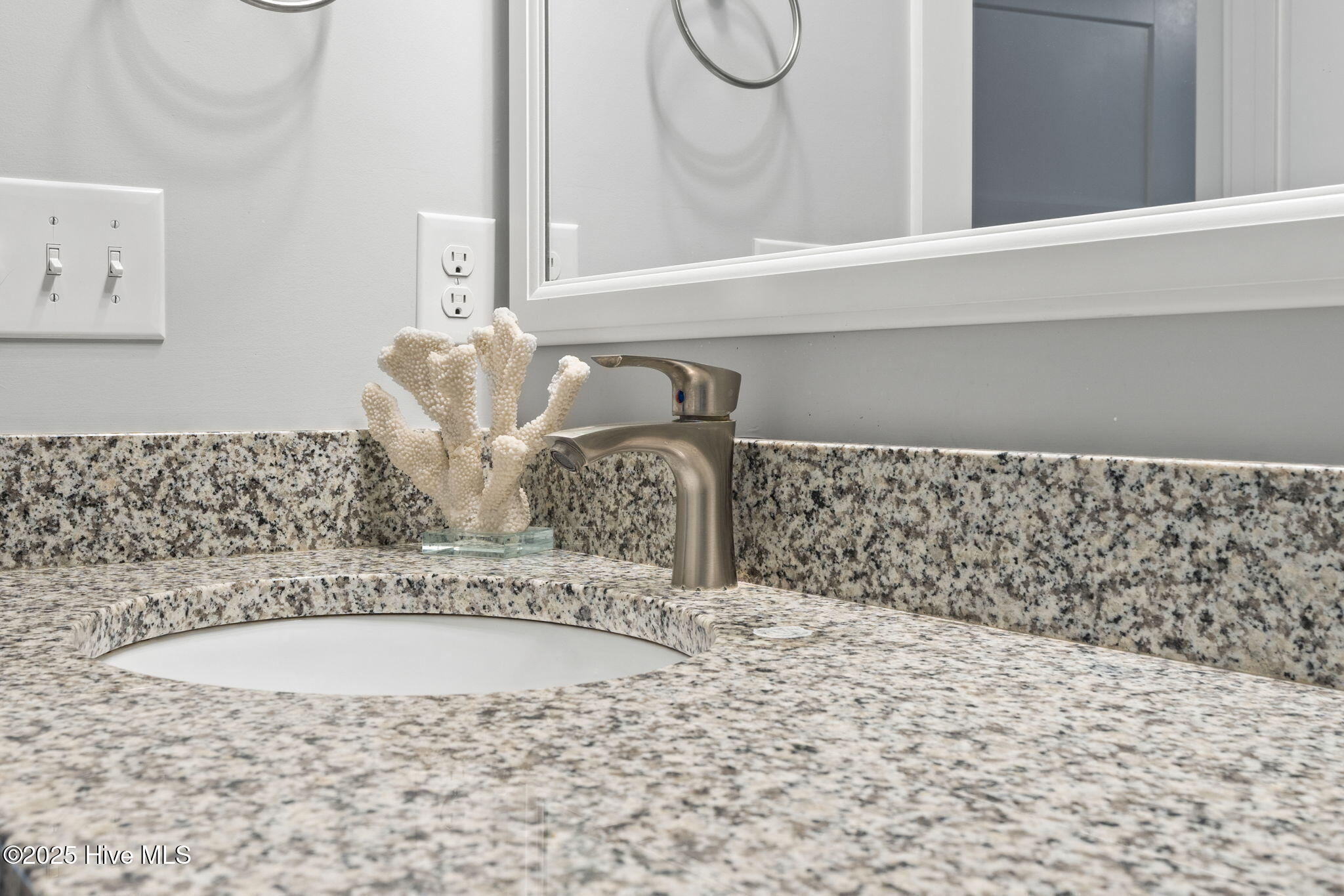 Oak Island, North Carolina 28465, United States, 3 Bedrooms Bedrooms, ,2 BathroomsBathrooms,Residential,Pending,256110