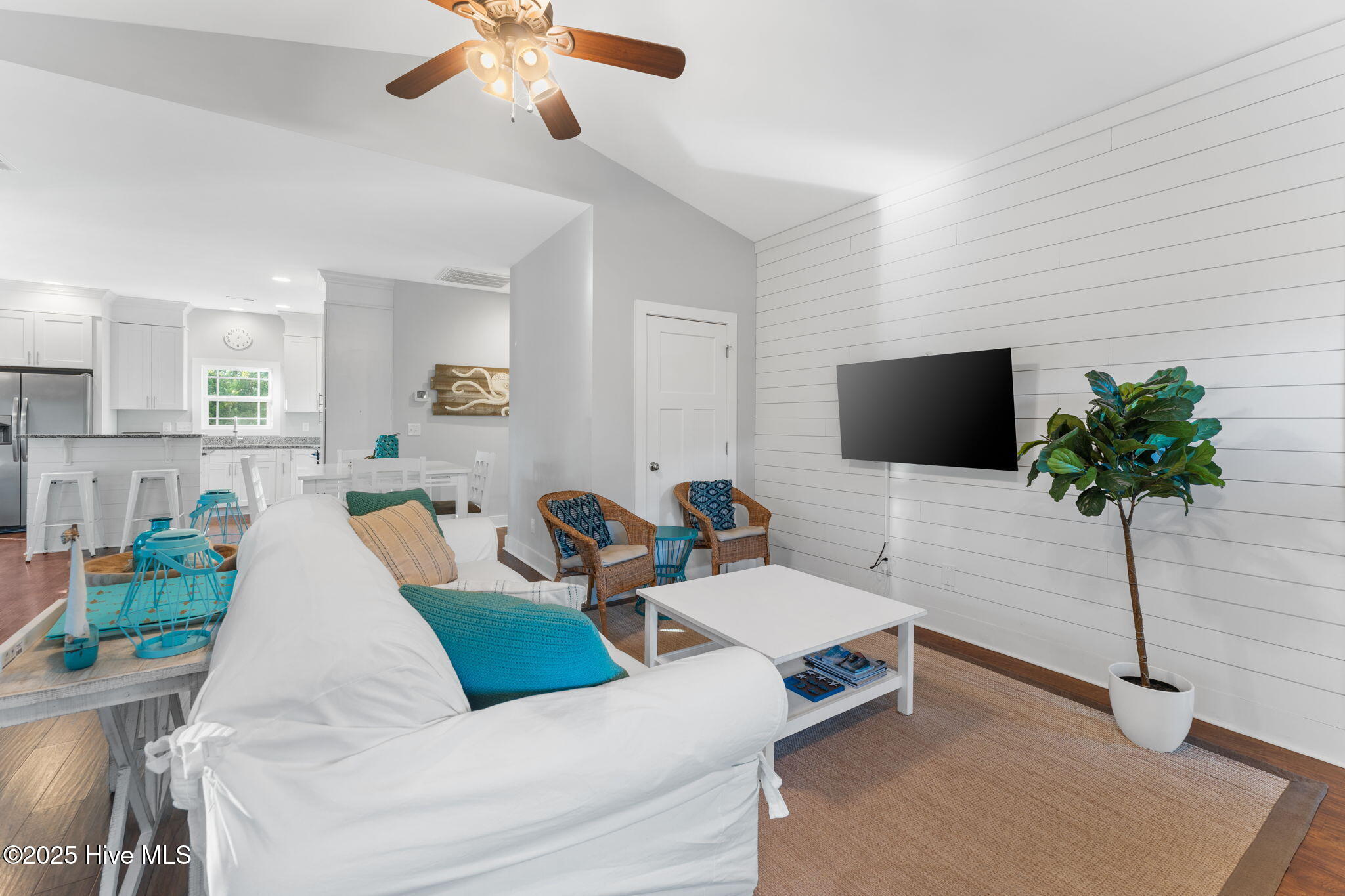 Oak Island, North Carolina 28465, United States, 3 Bedrooms Bedrooms, ,2 BathroomsBathrooms,Residential,Pending,256110