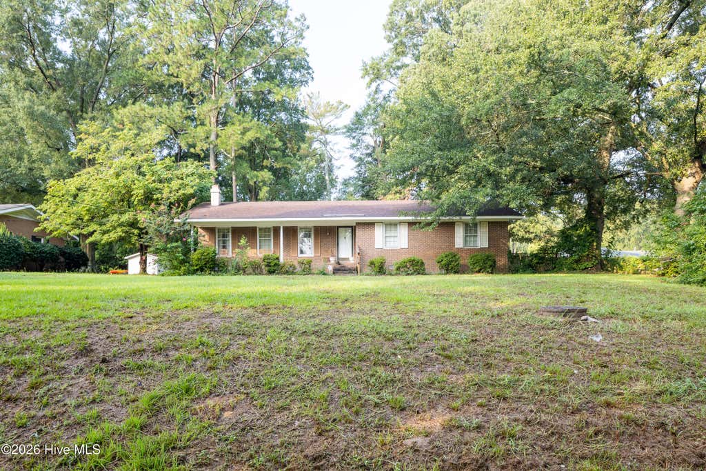 Photo of 507 Parker Drive, Clinton, NC 28328 (MLS # 100595731)