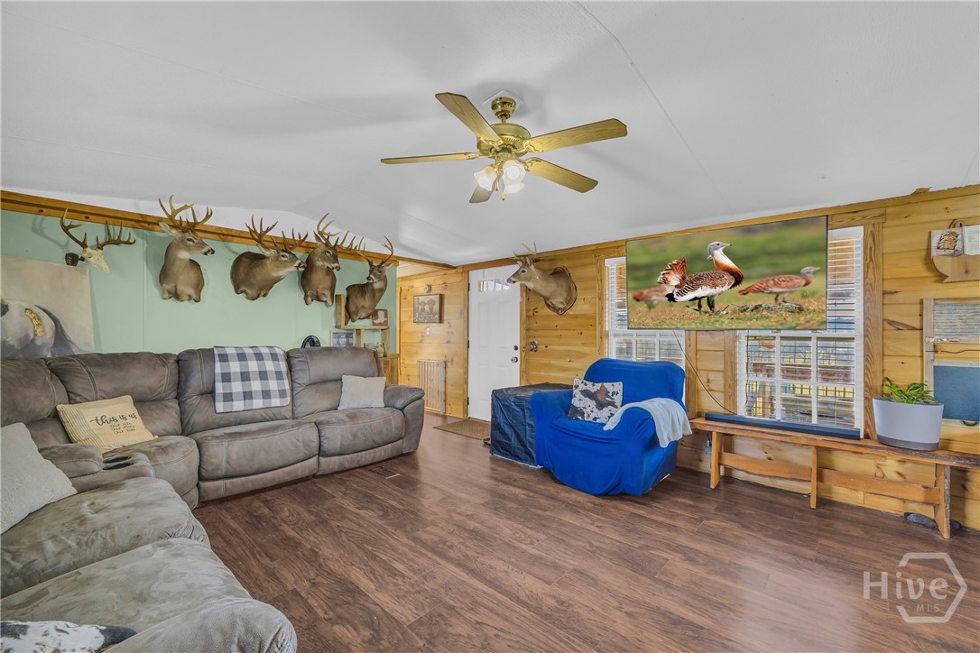 685 James Springs Rd