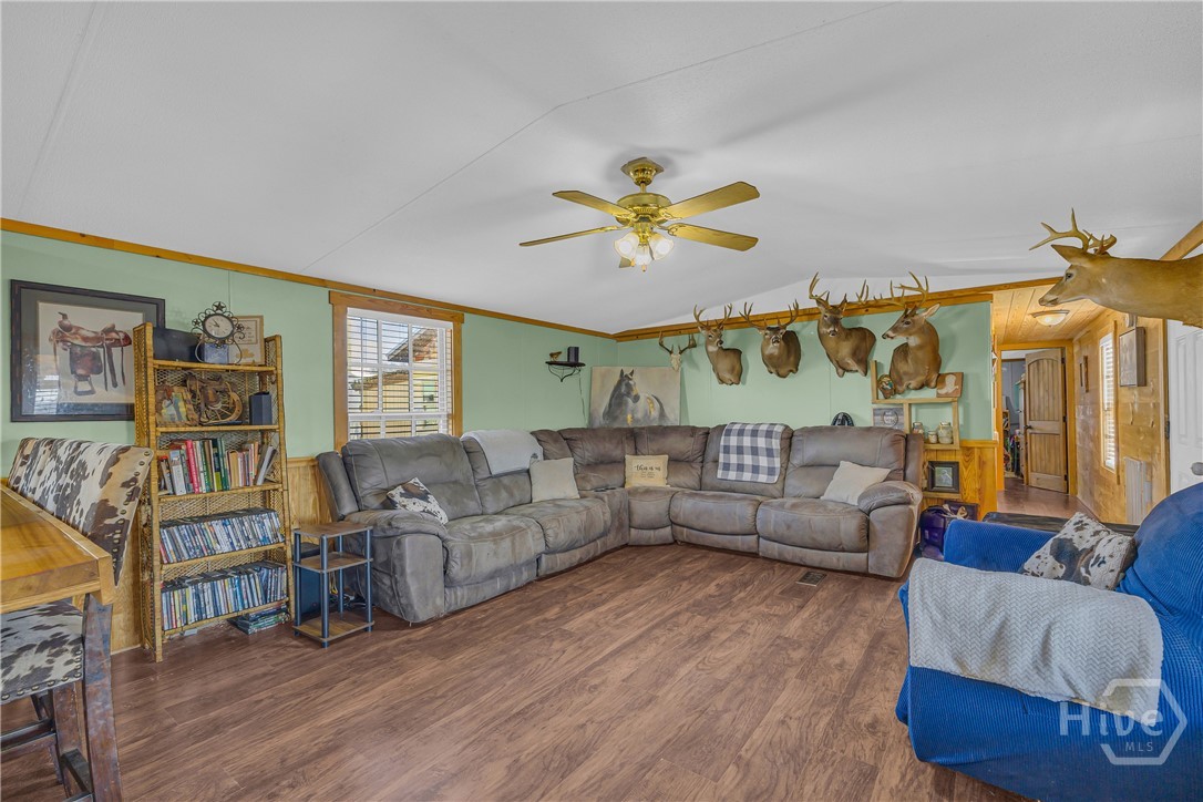 685 James Springs Rd