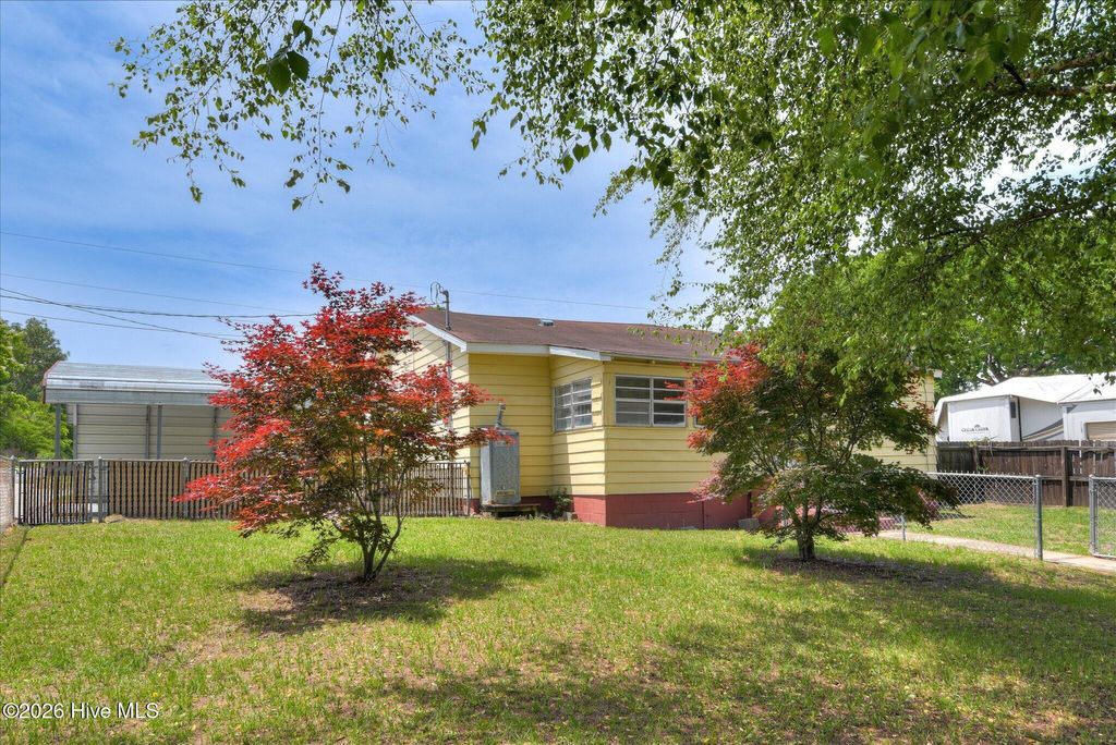 Photo of 261 Myrtle Street, Gloverville, SC 29828 (MLS # 100573301)