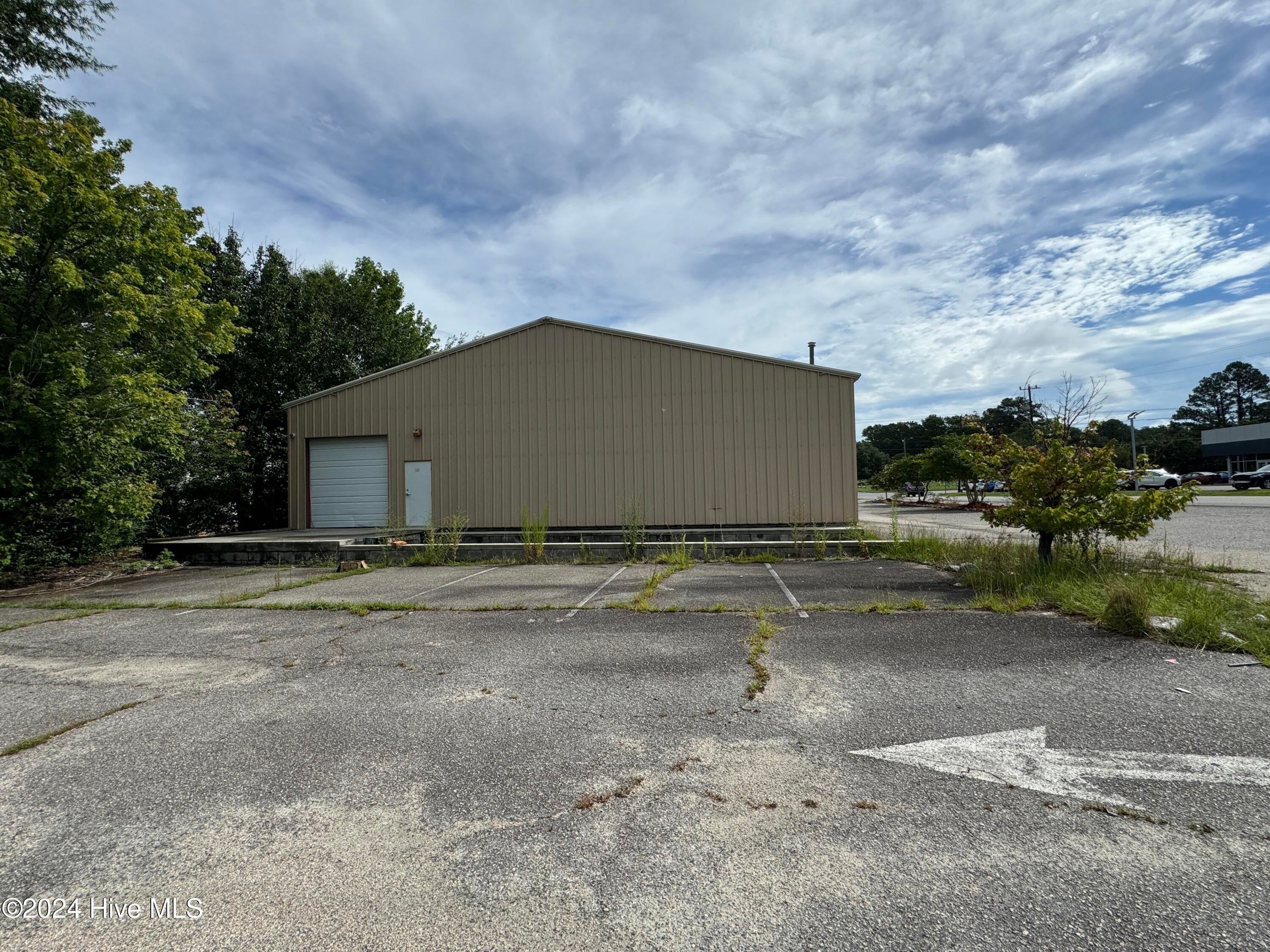 1708 E Broad Avenue