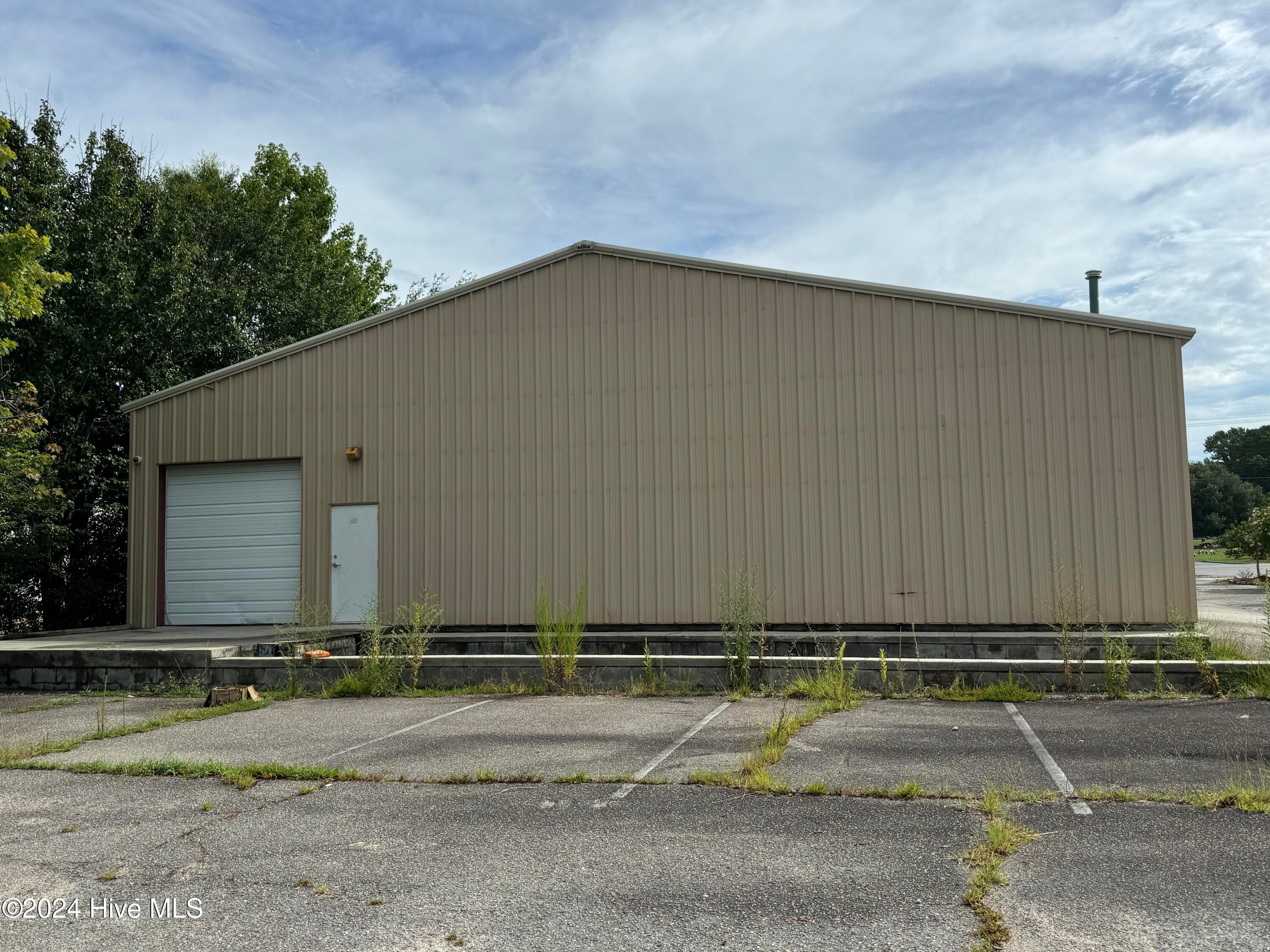 1708 E Broad Avenue