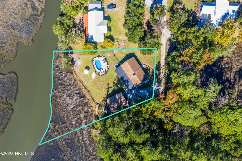 Photo of 102 Osprey Nest Lane, Hampstead, NC 28443 (MLS # 100537816)