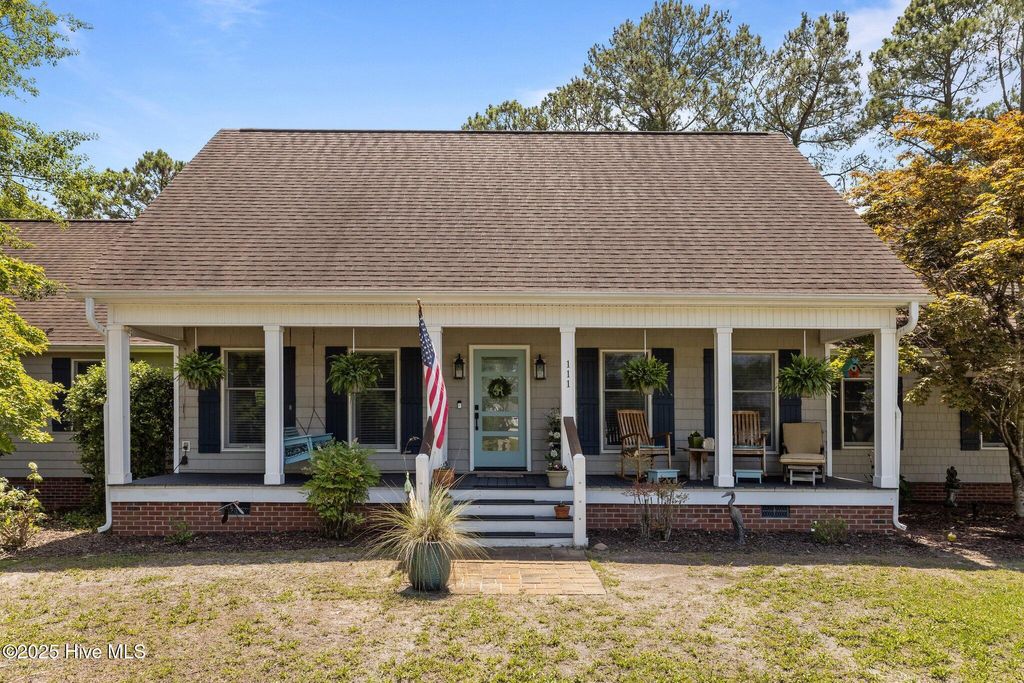 Photo of 111 Hampton Place, Newport, NC 28570 (MLS # 100509593)