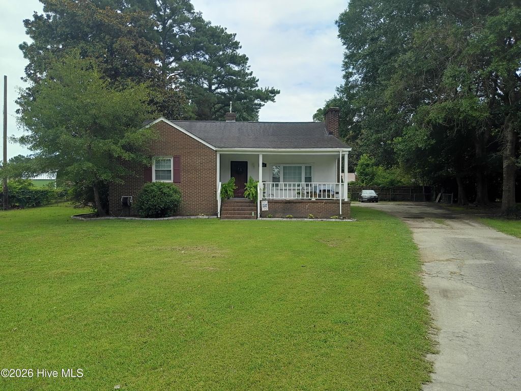 Photo of 1502 N Hills Court, New Bern, NC 28562 (MLS # 100589166)