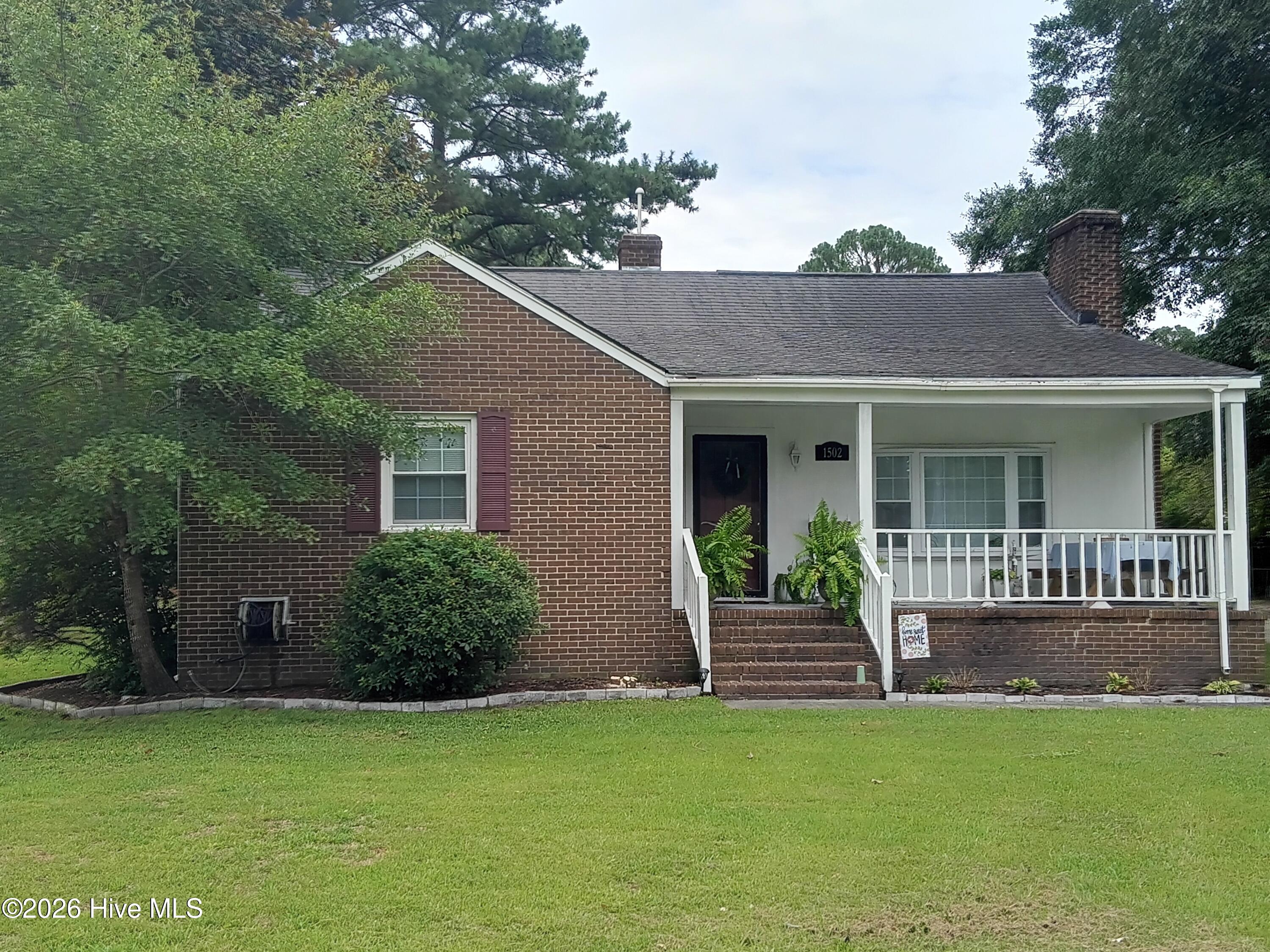 1502 N Hills Court