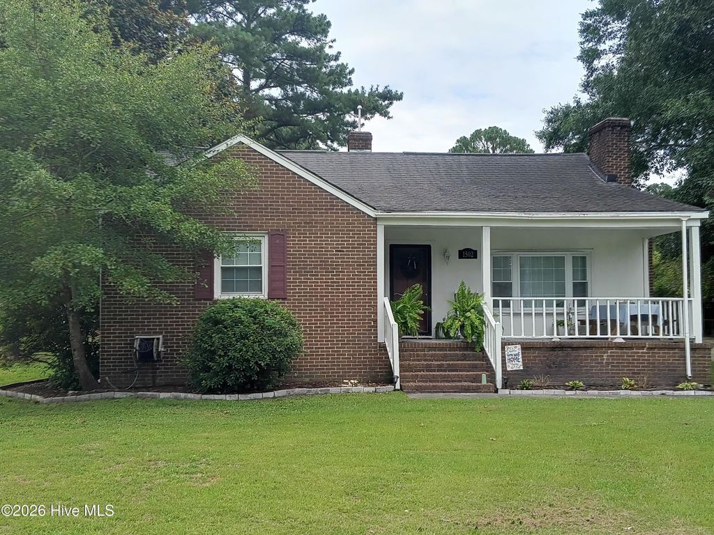 Photo of 1502 N Hills Court, New Bern, NC 28562 (MLS # 100589166)