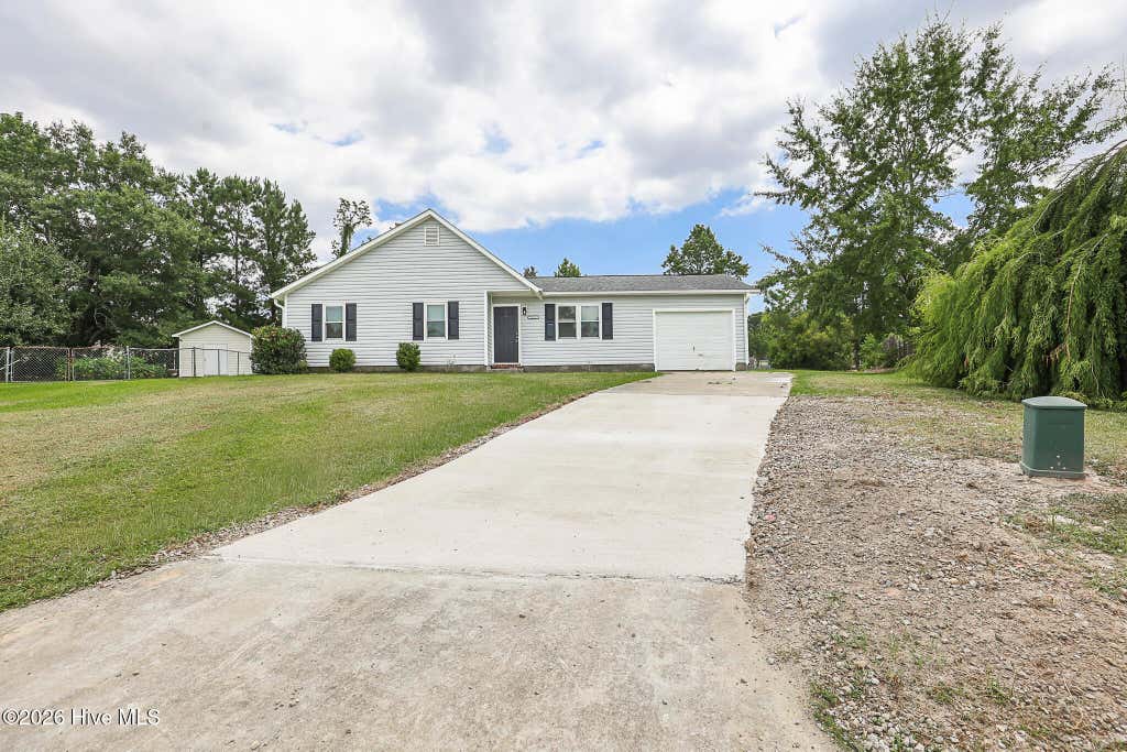 Photo of 1011 Ridgecrest Lane, Jacksonville, NC 28546 (MLS # 100577248)