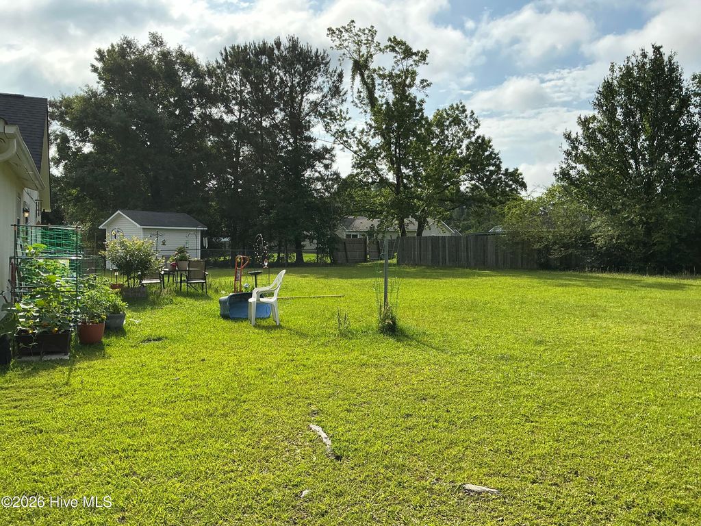 Photo of 1011 Ridgecrest Lane, Jacksonville, NC 28546 (MLS # 100577248)