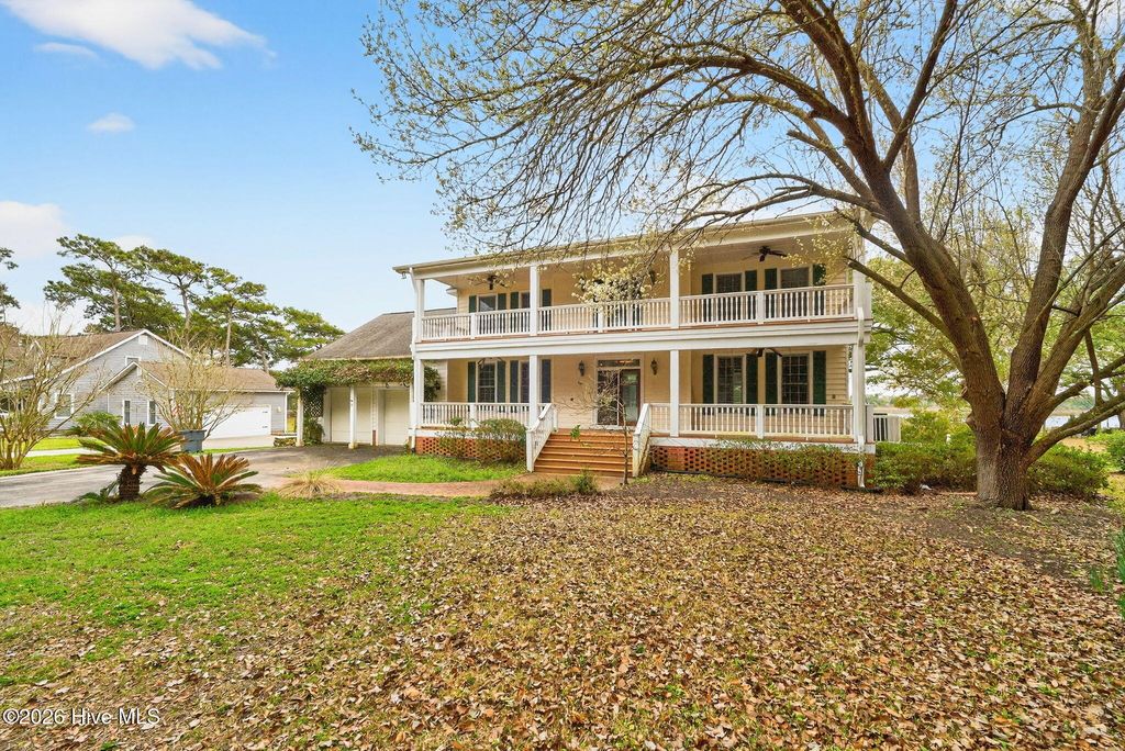 Photo of 6811 Roberta Road SW, Ocean Isle Beach, NC 28469 (MLS # 100559541)