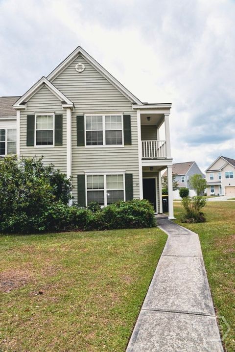 Townhouse For Sale - 79 Fairgreen Street<br/> Chatham County, Savannah, GA 31407