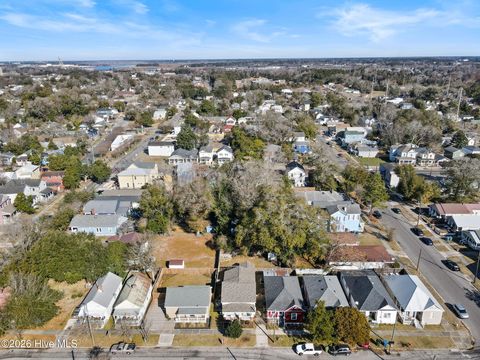 Tiny photo for 813 Walnut Street, Wilmington, NC 28401 (MLS # 100551383)