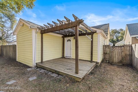 Tiny photo for 813 Walnut Street, Wilmington, NC 28401 (MLS # 100551383)