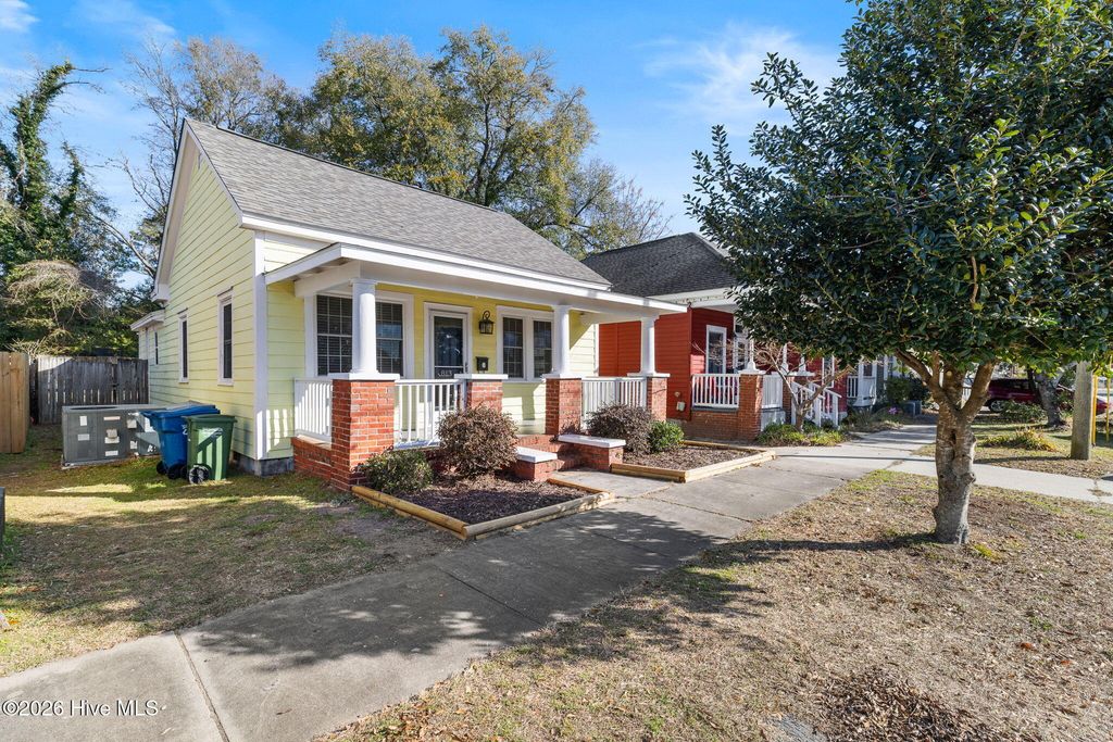 Photo of 813 Walnut Street, Wilmington, NC 28401 (MLS # 100551383)