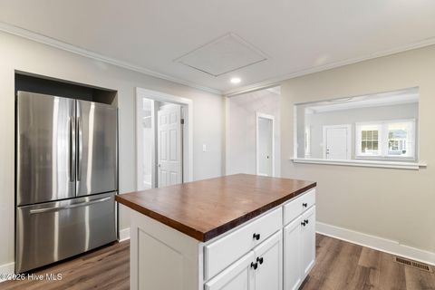 Tiny photo for 813 Walnut Street, Wilmington, NC 28401 (MLS # 100551383)