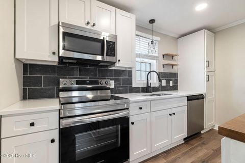 Tiny photo for 813 Walnut Street, Wilmington, NC 28401 (MLS # 100551383)