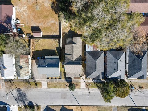 Tiny photo for 813 Walnut Street, Wilmington, NC 28401 (MLS # 100551383)