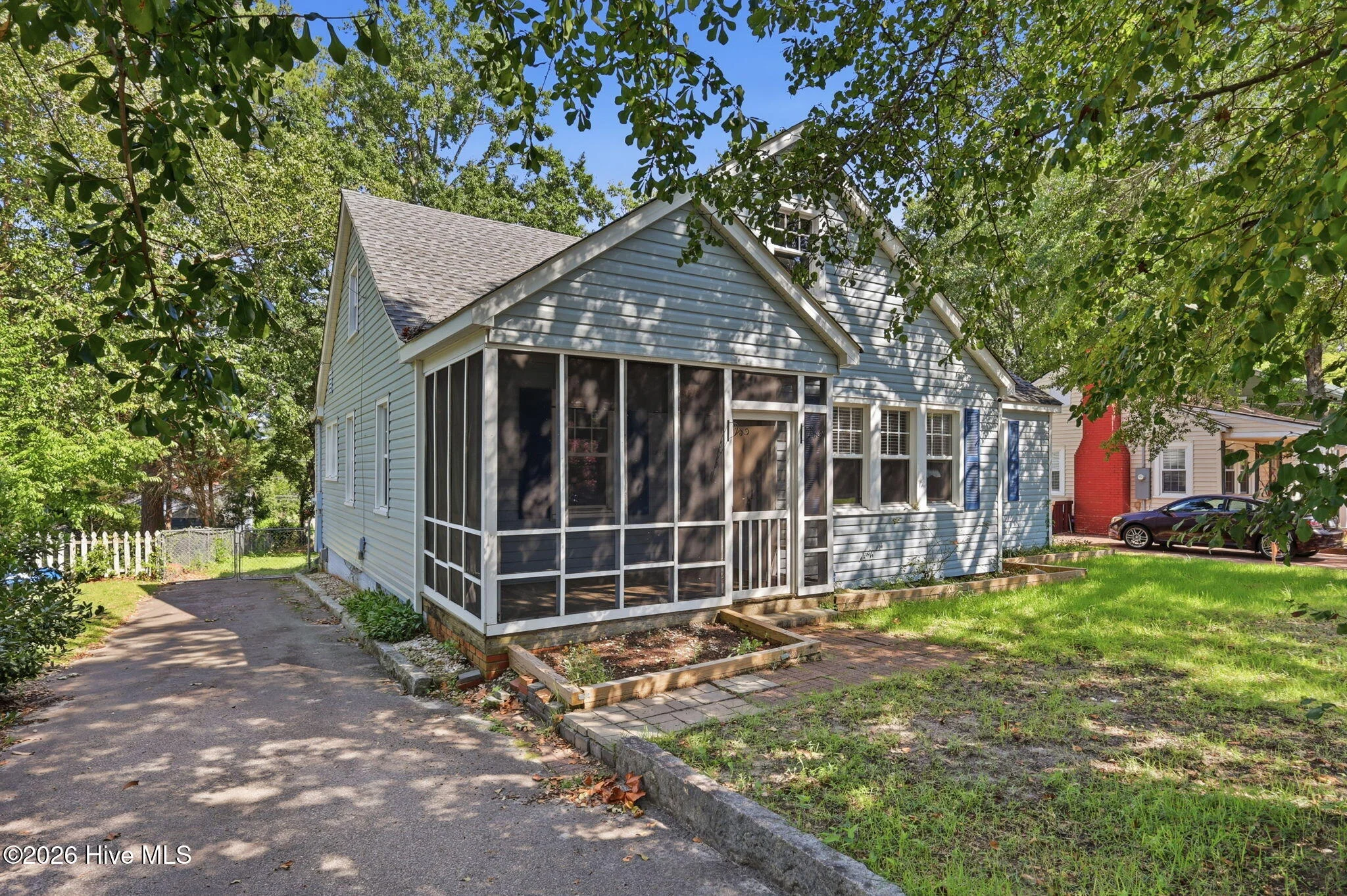 404 Pearl Street