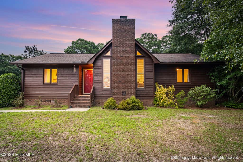 Photo of 102 Southridge Drive, Greenville, NC 27858 (MLS # 100592841)
