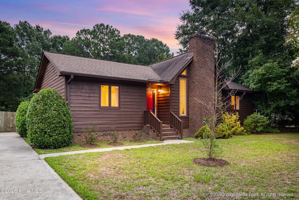 Photo of 102 Southridge Drive, Greenville, NC 27858 (MLS # 100592841)