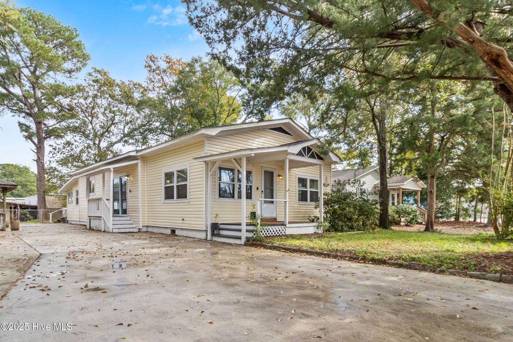 Photo of 1941 Moss Street, Wilmington, NC 28403 (MLS # 100520819)