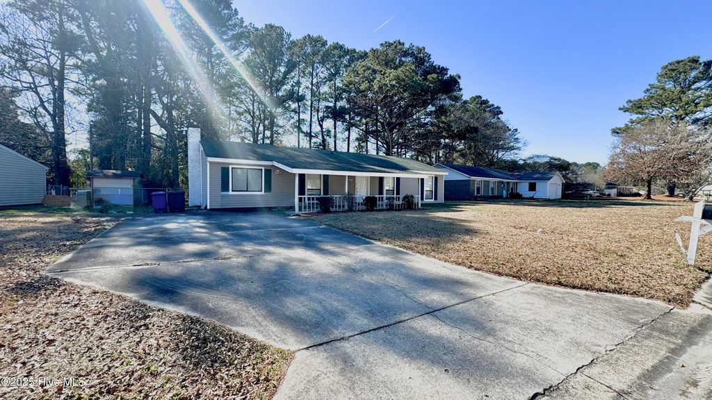 Photo of 1007 Brynn Marr Road, Jacksonville, NC 28546 (MLS # 100573986)