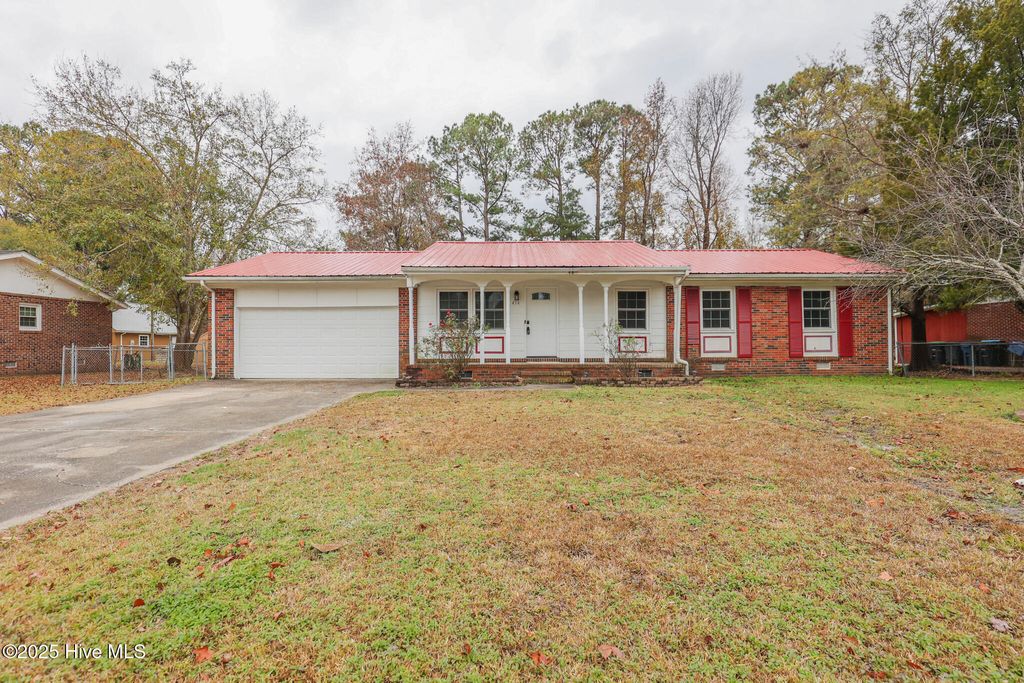 Photo of 414 Brynn Marr Road, Jacksonville, NC 28546 (MLS # 100546143)
