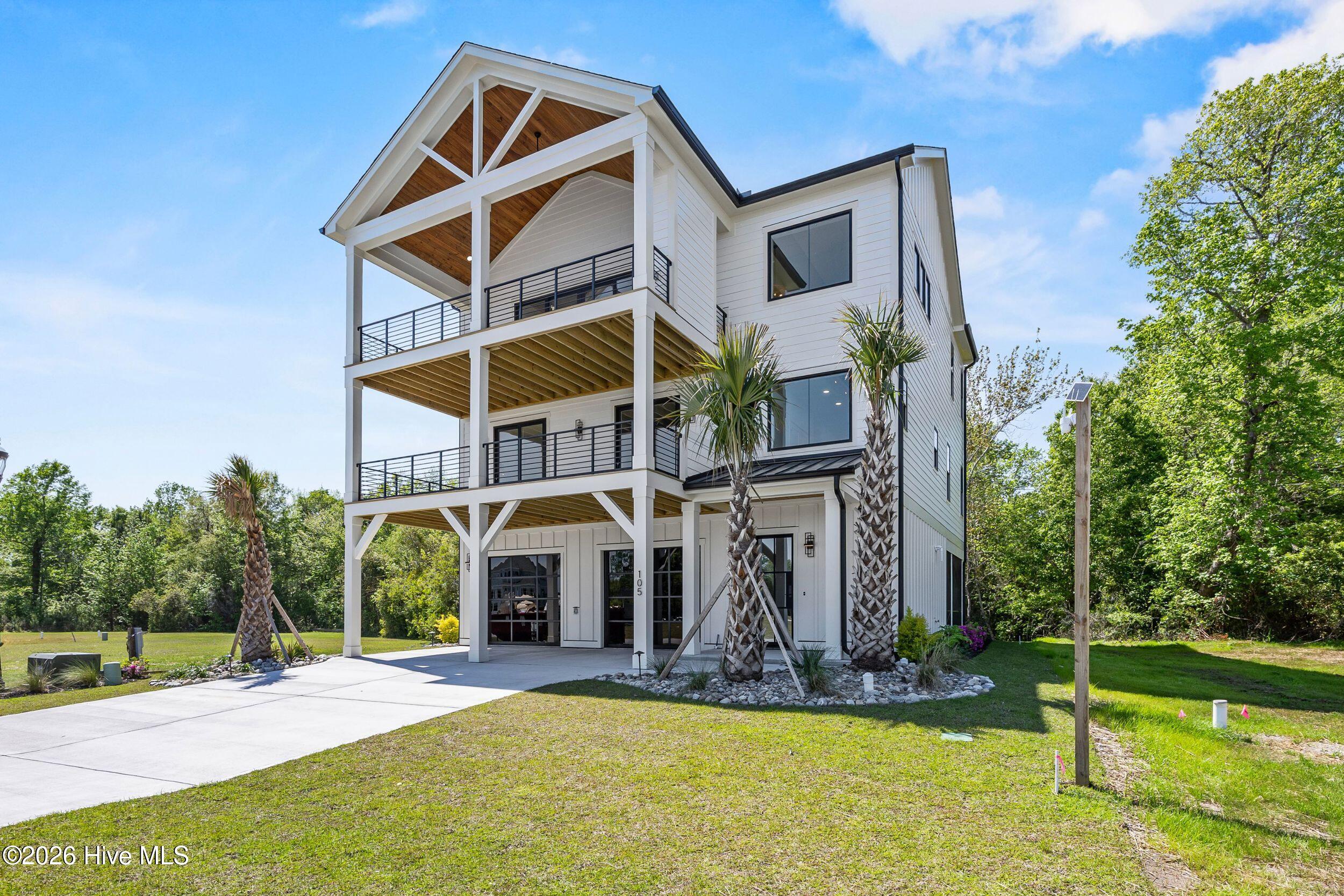 105 Night Heron Trace