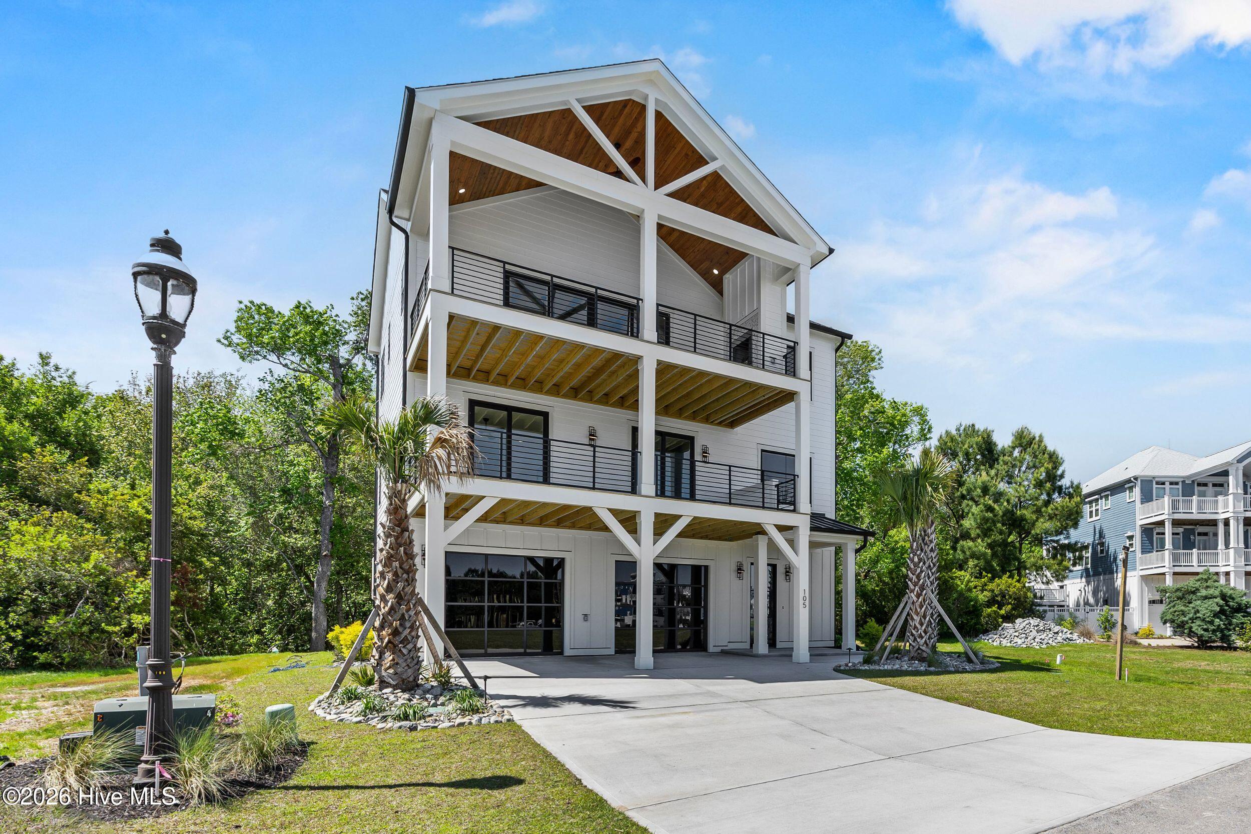 105 Night Heron Trace