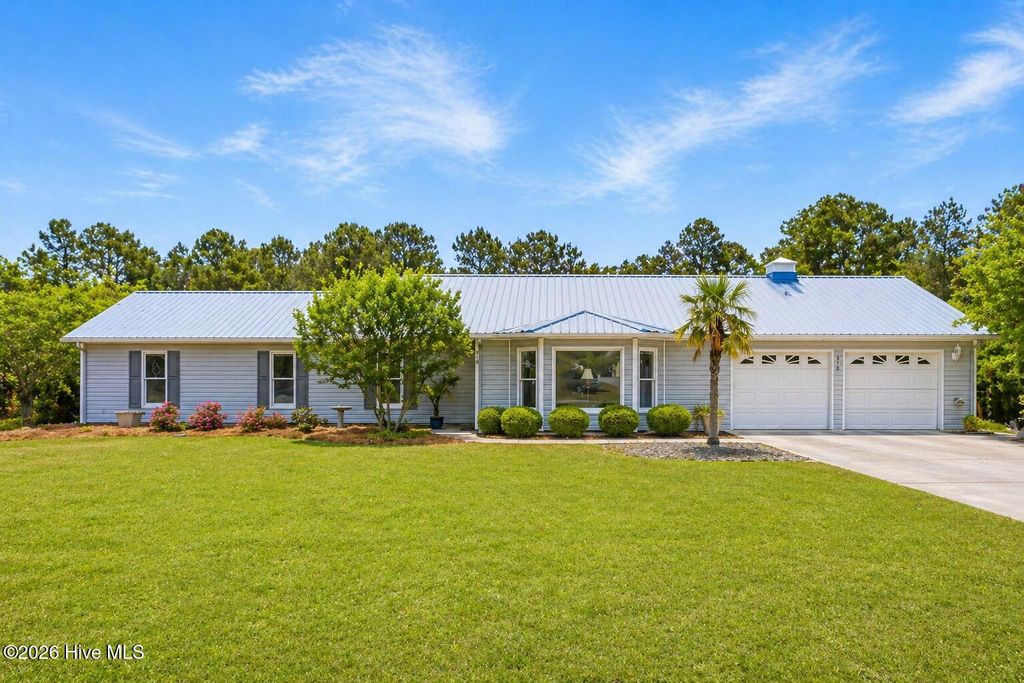 Photo of 218 Lake Arthur Drive, Newport, NC 28570 (MLS # 100569917)