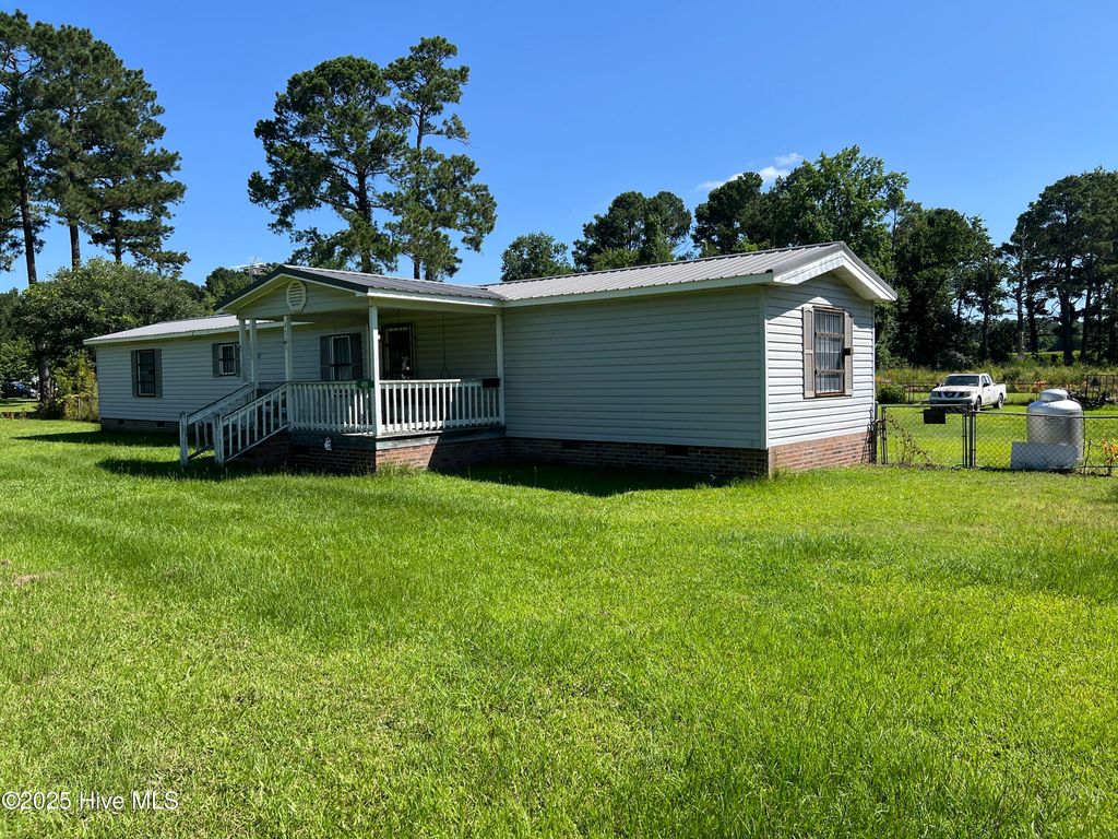 Photo of 471 Ball Park Road, Lumberton, NC 28358 (MLS # 100540019)