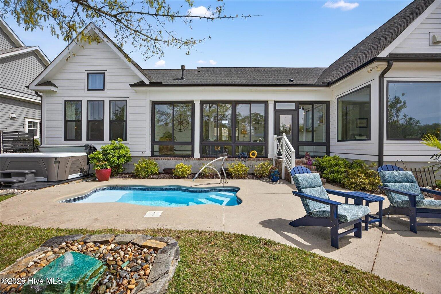 2593 Ocean Palm Court NE