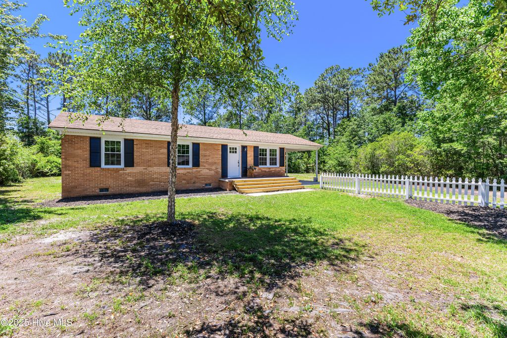 Photo of 150 Willetts Drive, Southport, NC 28461 (MLS # 100509381)