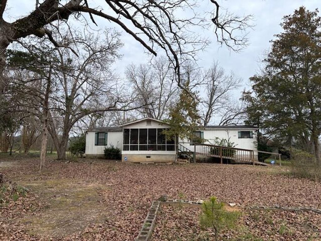 Photo of 391 Commerce Street, Crawfordville, GA 30631 (MLS # 553004)