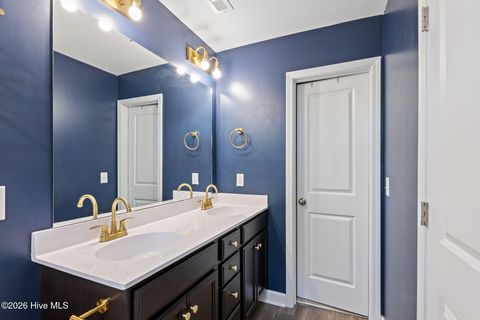 Tiny photo for 704 W Warner Court, Hubert, NC 28539 (MLS # 100563188)