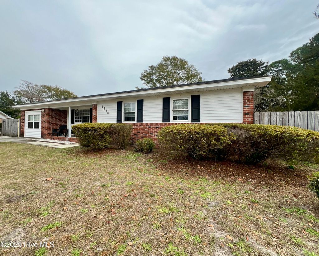 Photo of 1214 Milton Place, Wilmington, NC 28405 (MLS # 100544802)