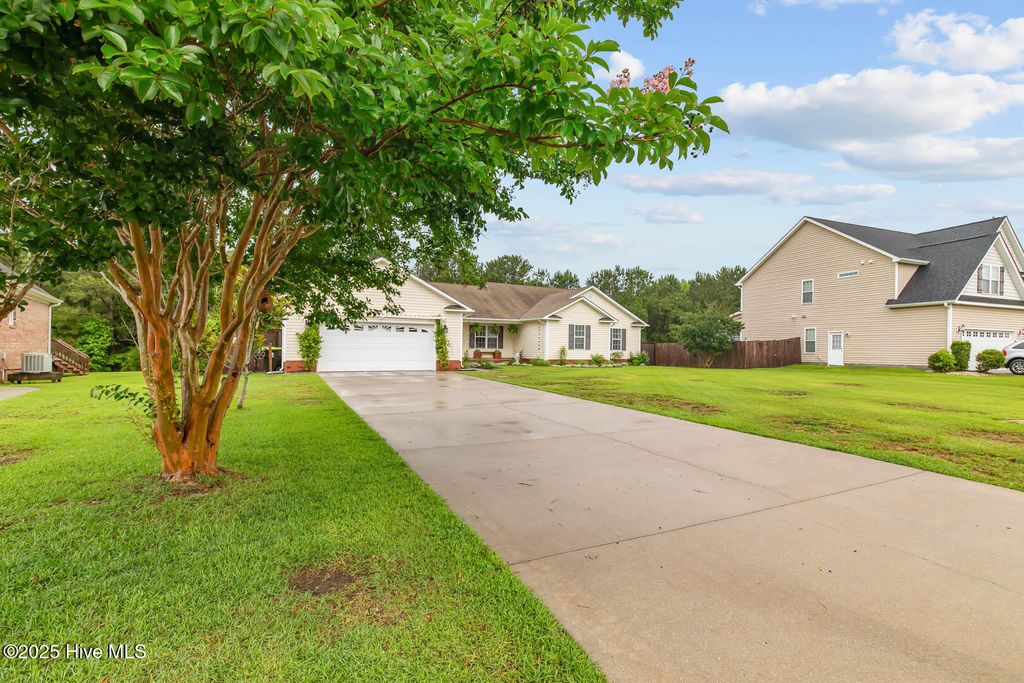 Photo of 912 Morganser Drive, Swansboro, NC 28584 (MLS # 100510785)