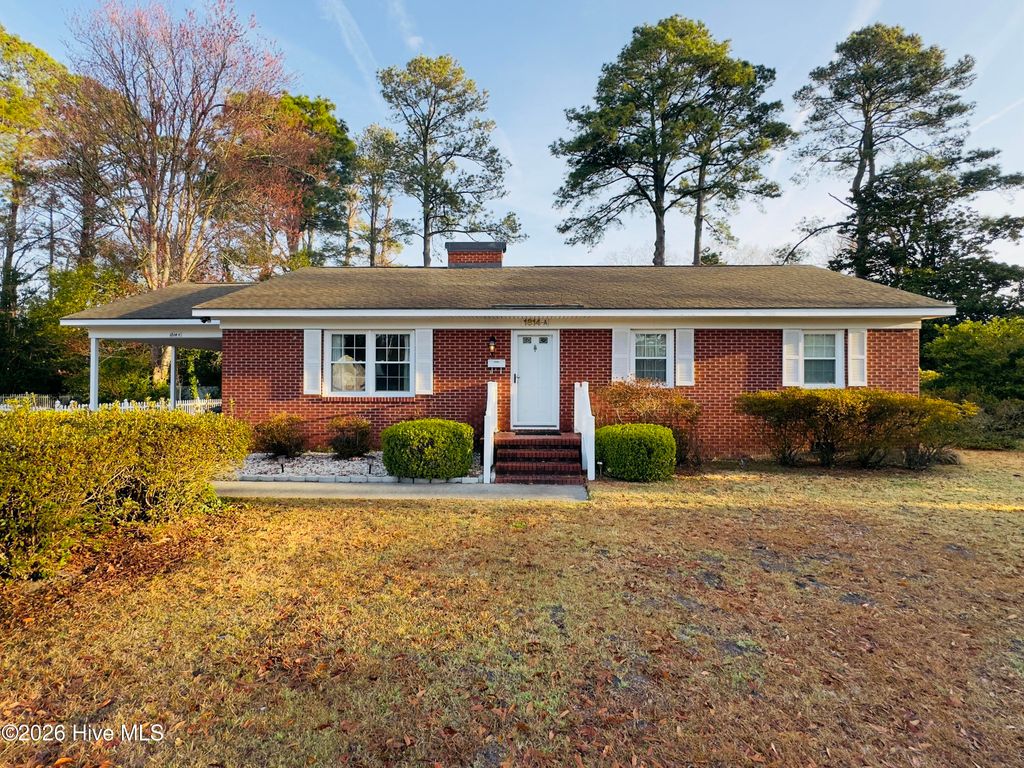 Photo of 1814 Tryon Road, New Bern, NC 28560 (MLS # 100558765)