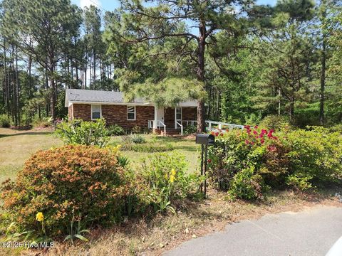 Homes For Sale - 616 N Pine Street<br/> Roseboro, NC 28382